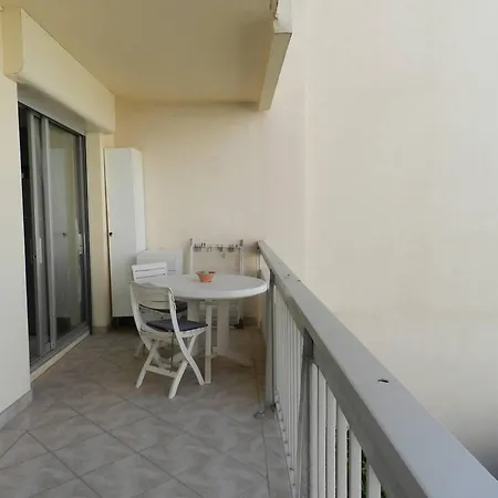 Avec Terrasse, Parking Privatif Et Proche - - Fr-1-251-772 Apartment *